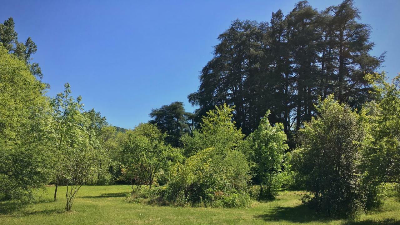 Domaine De L'Amiral Bed & Breakfast Saint-Laurent-du-Pape Екстериор снимка