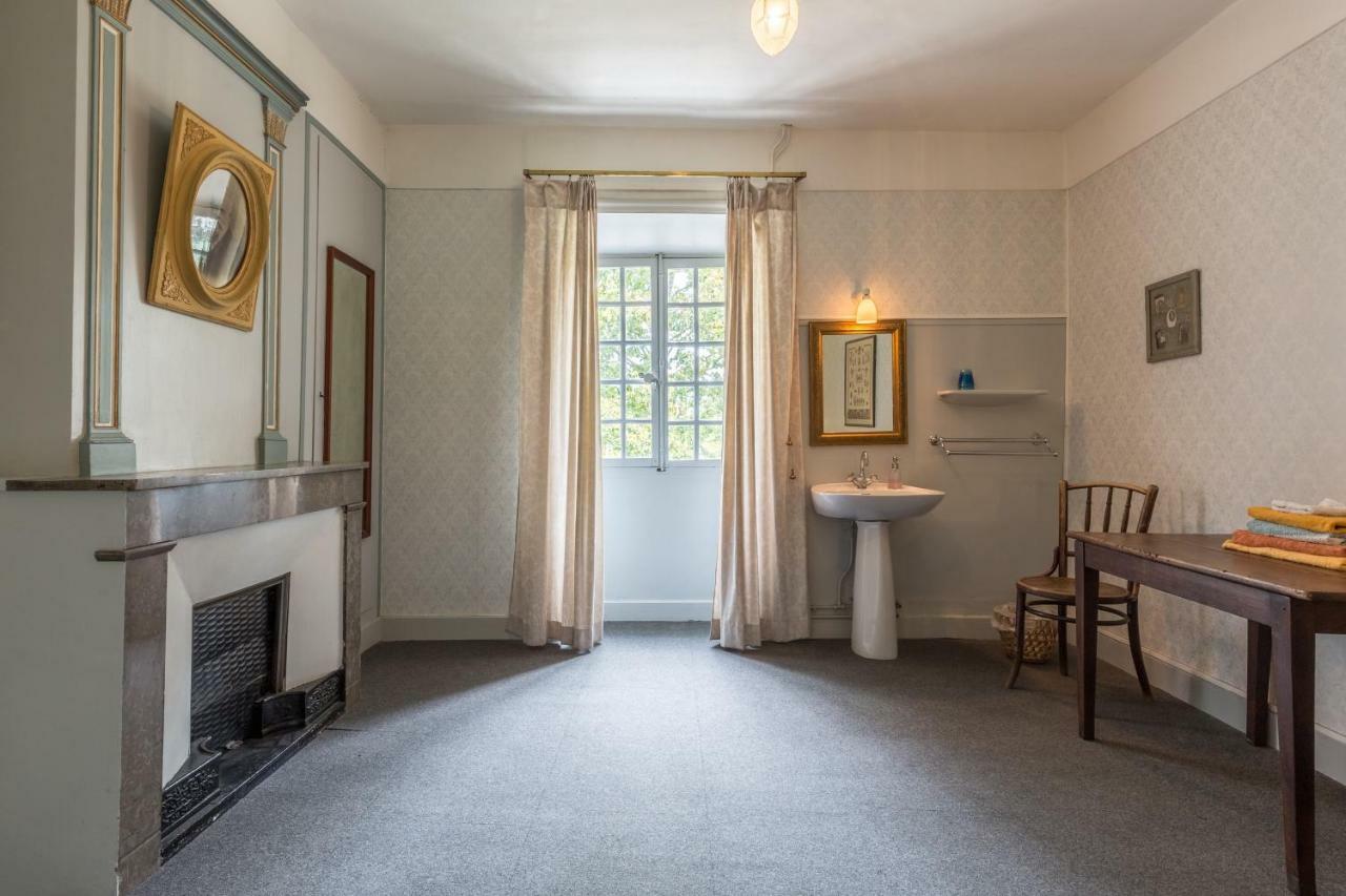 Domaine De L'Amiral Bed & Breakfast Saint-Laurent-du-Pape Екстериор снимка